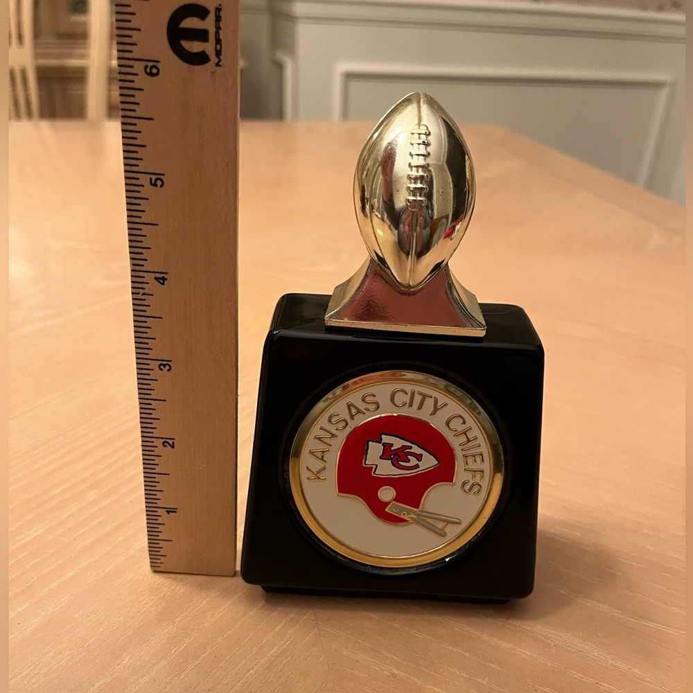 Vintage 1970s Avon NFL Kansas City Chiefs Decanter (EMPTY) - Picture 6 of 7